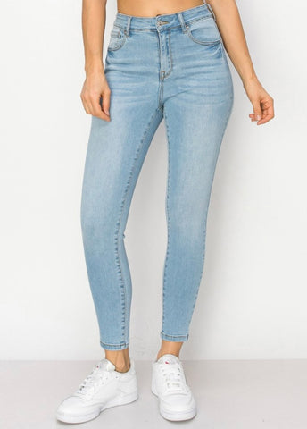 Combined Size ‘Stretch For Days’ Jeans (Light Wash)